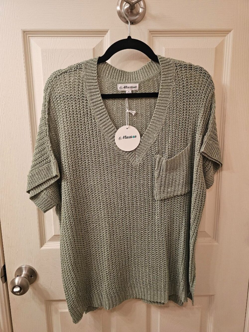 NWT Macaron Small Sage Green Knit Blouse w / Pocket